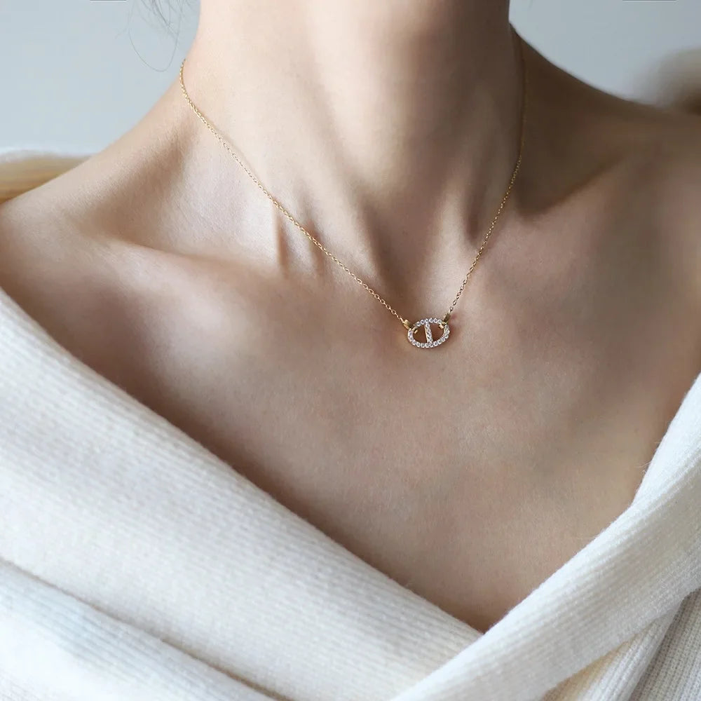 Necklace Women's Niche Design Light Luxury High Sense Does Not Fade Simple Collarbone Chain Accessories